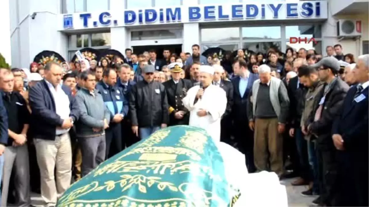 Didim Yıkımda Göçük Altında Kalan Belediye İşçisi Toprağa Verildi