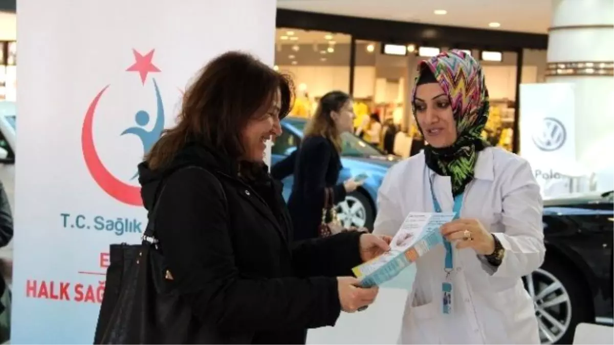 Elazığ\'da 8 Mart Kadınlar Gününe Dikkat Çekmek İçin Stant Açıldı