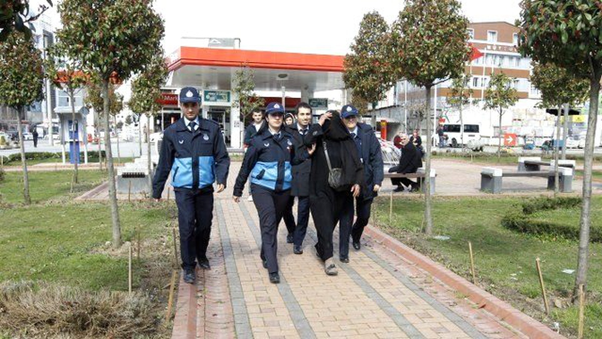 Gebze Zabıtası Dilencilere İzin Vermiyor!