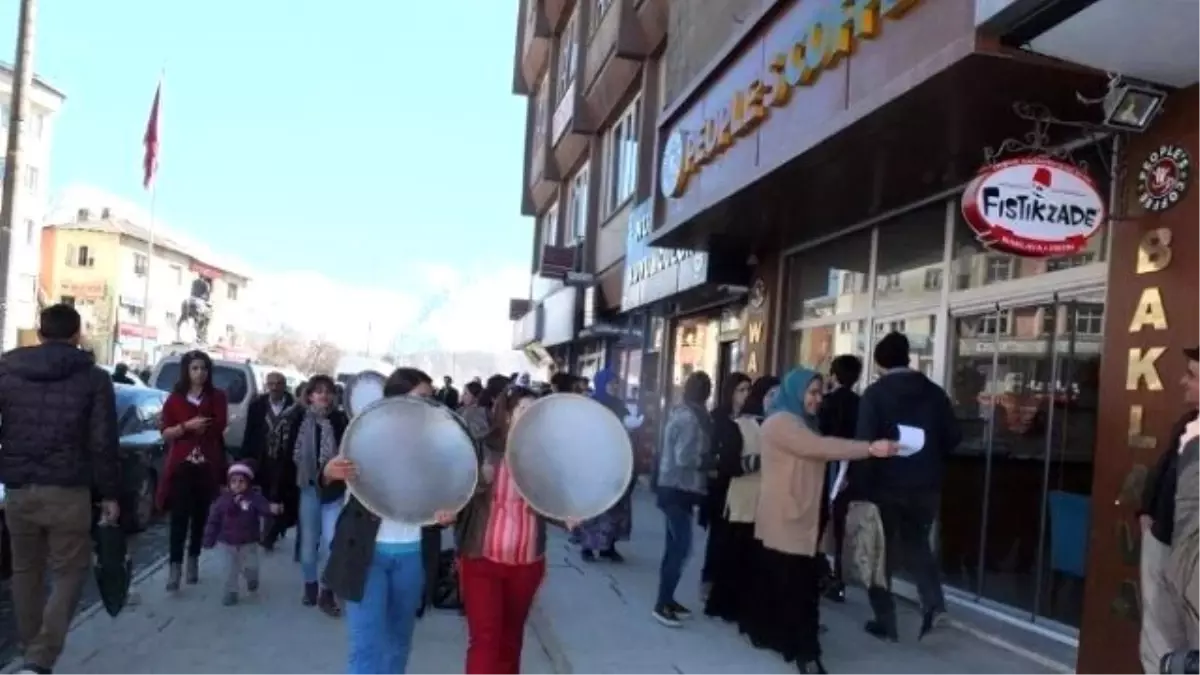 Hakkari\'de 8 Mart Hazırlıkları Sürüyor