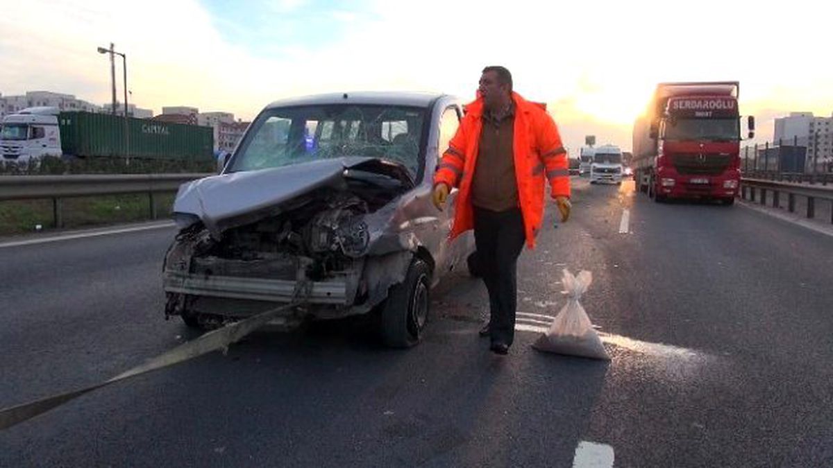 Kocaeli\'de Trafik Kazası: 4 Yaralı