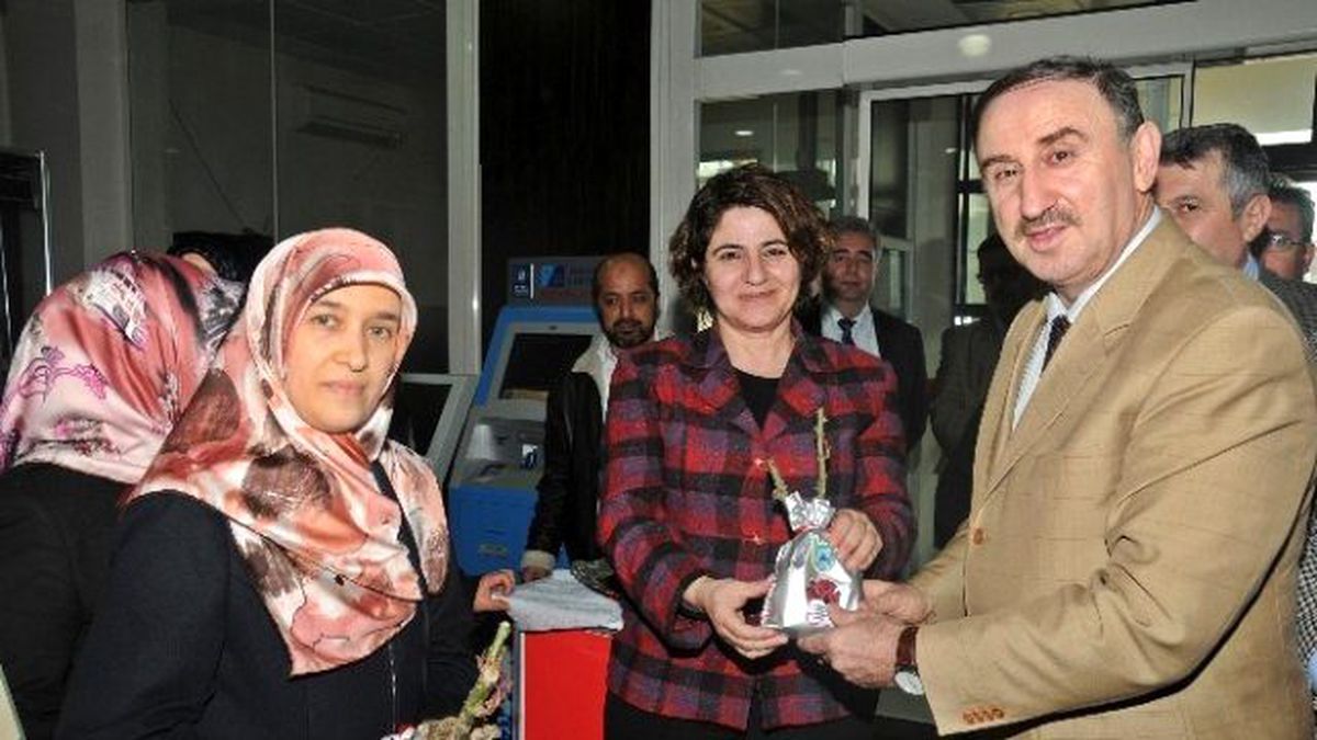 Kurtulan\'dan Kadınlara Gül