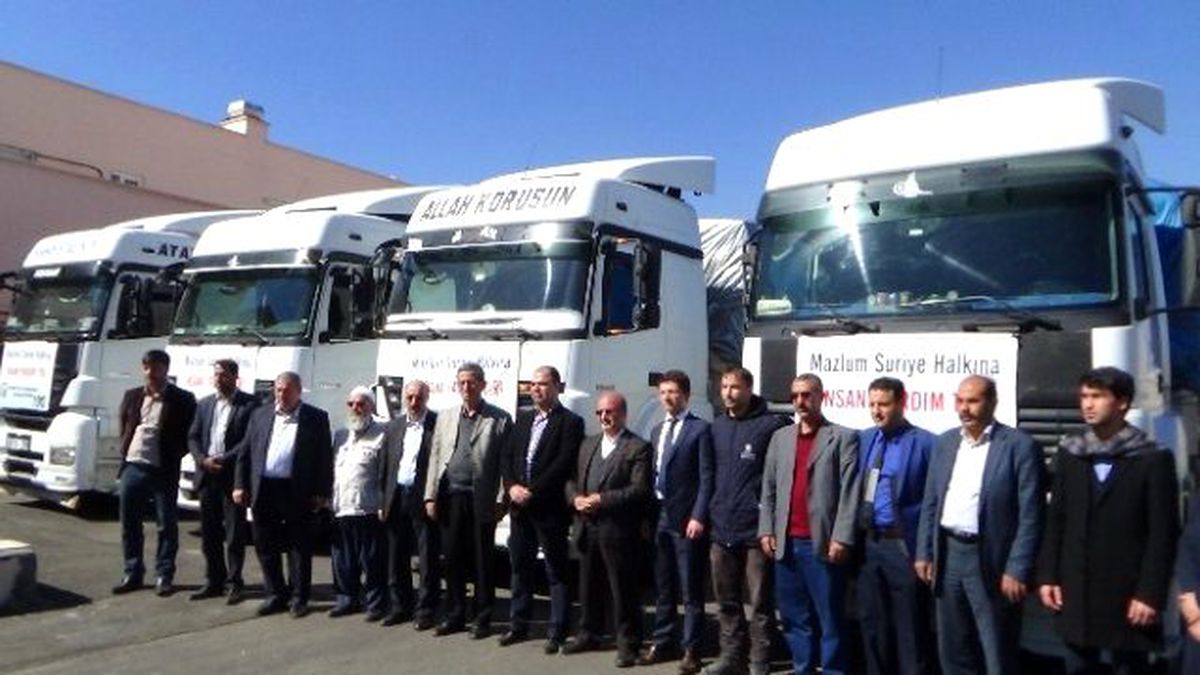 Sınır Ötesine 4 Tır Daha Yardım Gönderildi