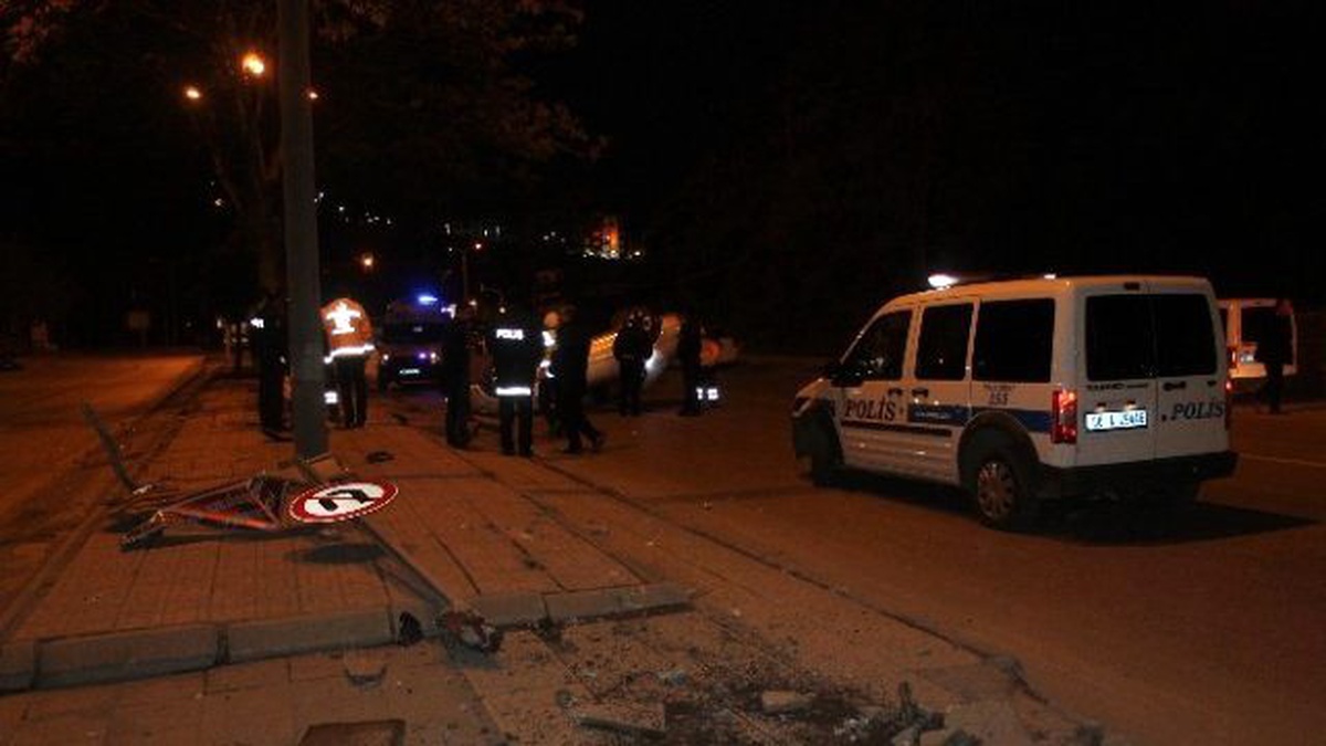 Takla Atan Otomobilden Sağ Çıktı