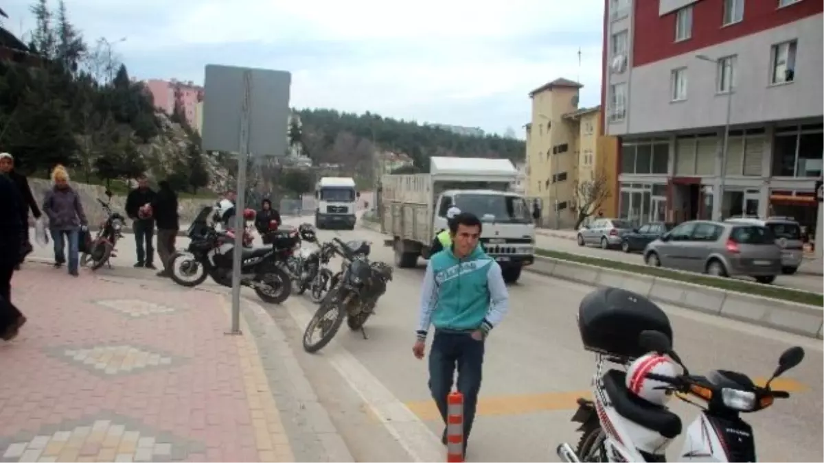 Trafik Ekipleri Motosiklet Sürücüleri Göz Açtırmıyor