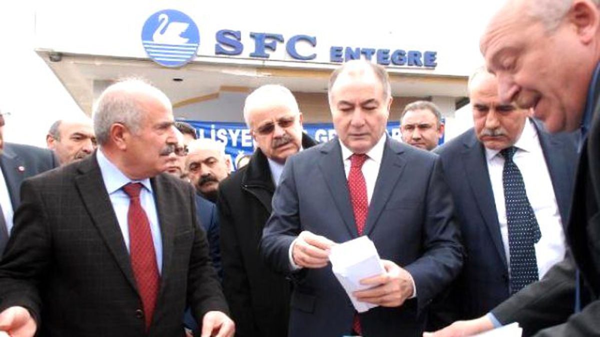 Türk-İş\'ten Grevdeki İşçilere Para Yardımı