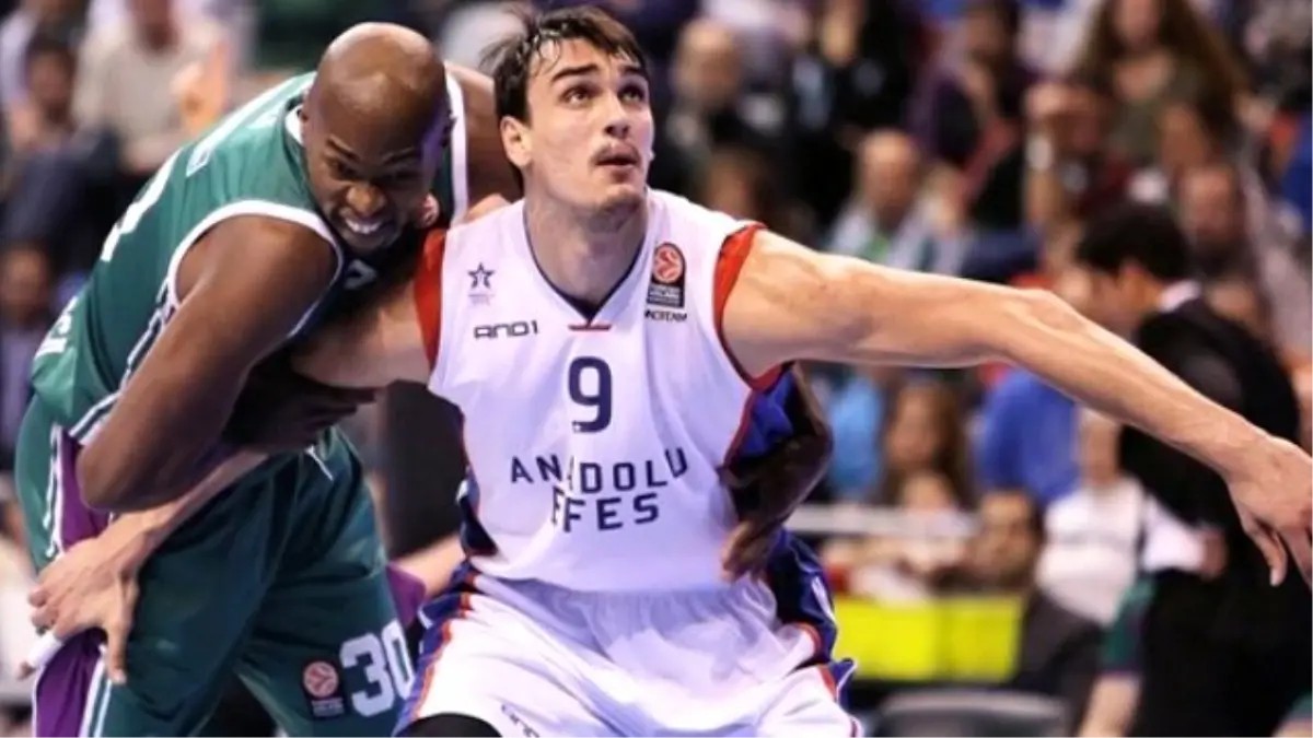 Anadolu Efes, Unicaja Malaga\'ya 93-90 Yenildi