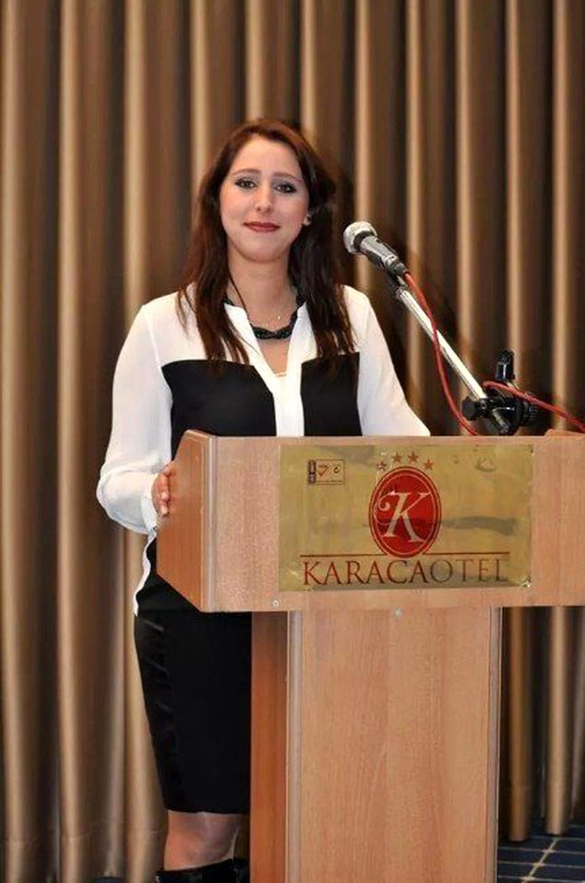Ayşin Gencer Dünya Kadınlar Gününü Kutladı