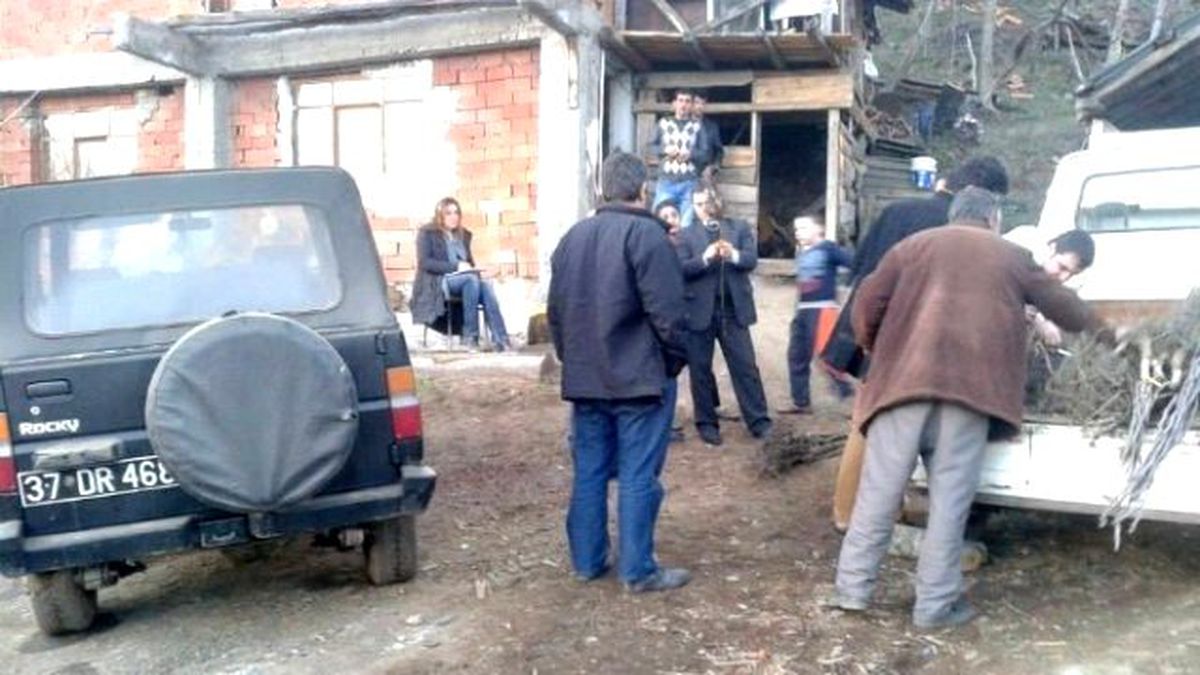 Azdavay\'da Çiftcilere Ceviz Fidanı Dağıtıldı
