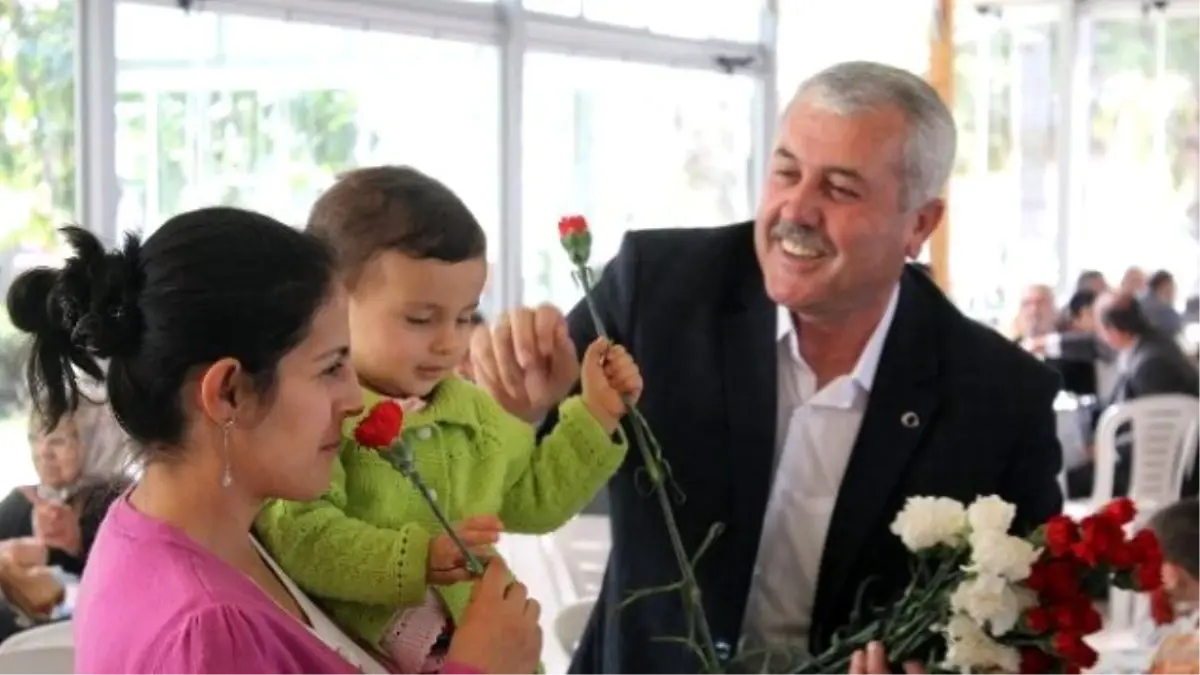 Başkan Toksoy;"Bizim İnancımızda Kadın ile Erkek Eşit Konumda ve Yan Yanadır"