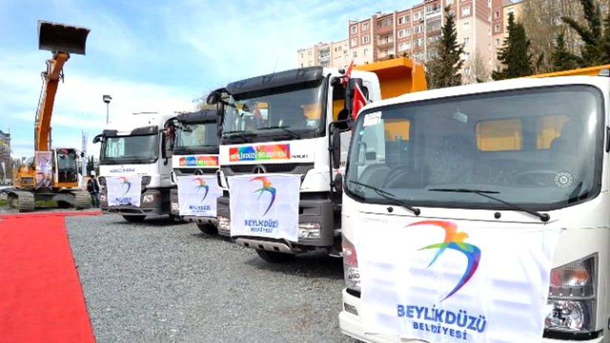 Beylikdüzü\'nde Yeni İş Makineleri Kullanıma Hazır