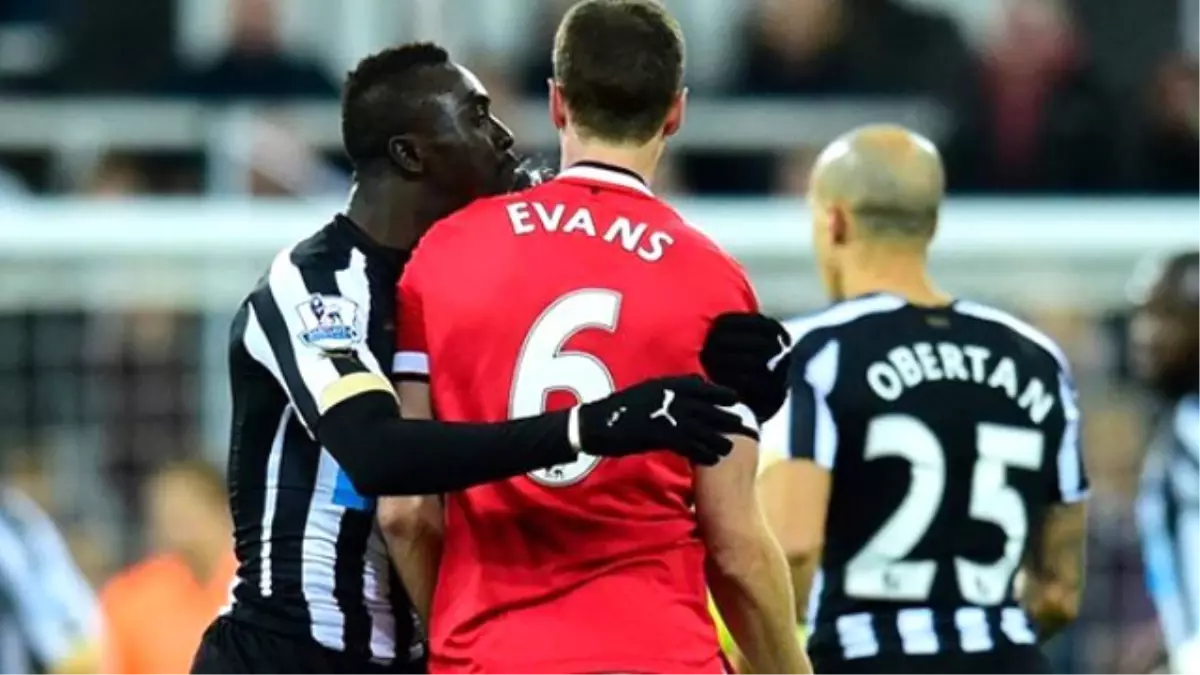 Cisse ve Evans\'a Tükürük Cezası