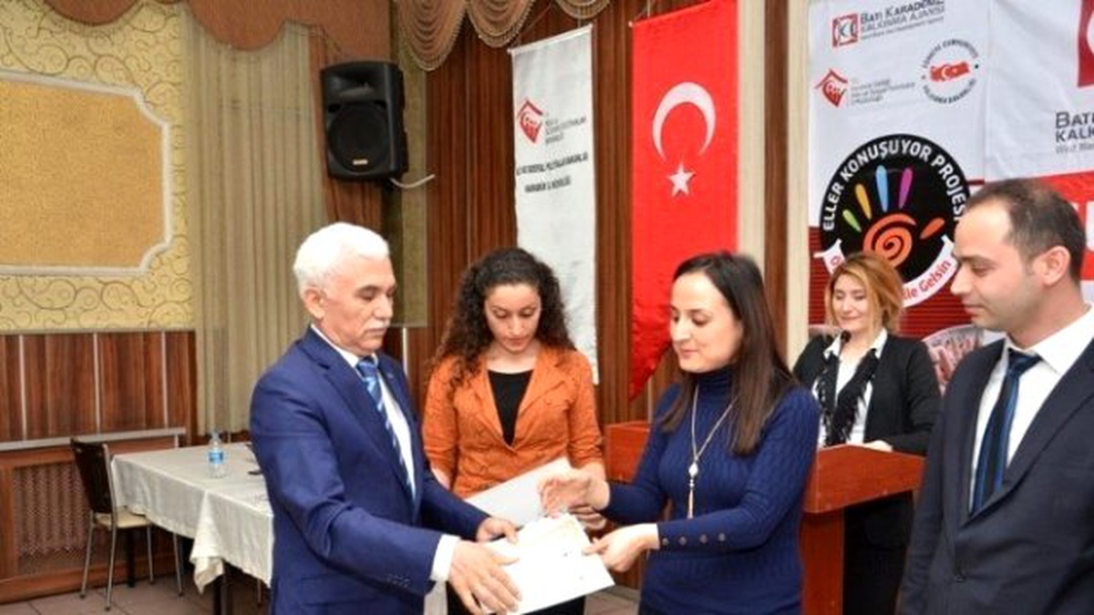 Eller Konuşuyor" Projesi Sertifika Töreni ile Sona Erdi