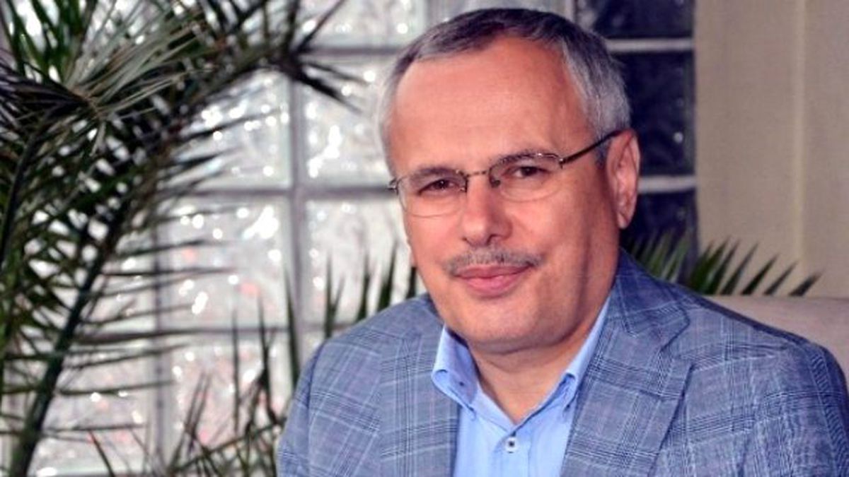 Oğlu da Aynı Partiden Aday Olan Bakan Yardımcısı, Adaylıktan Çekildi