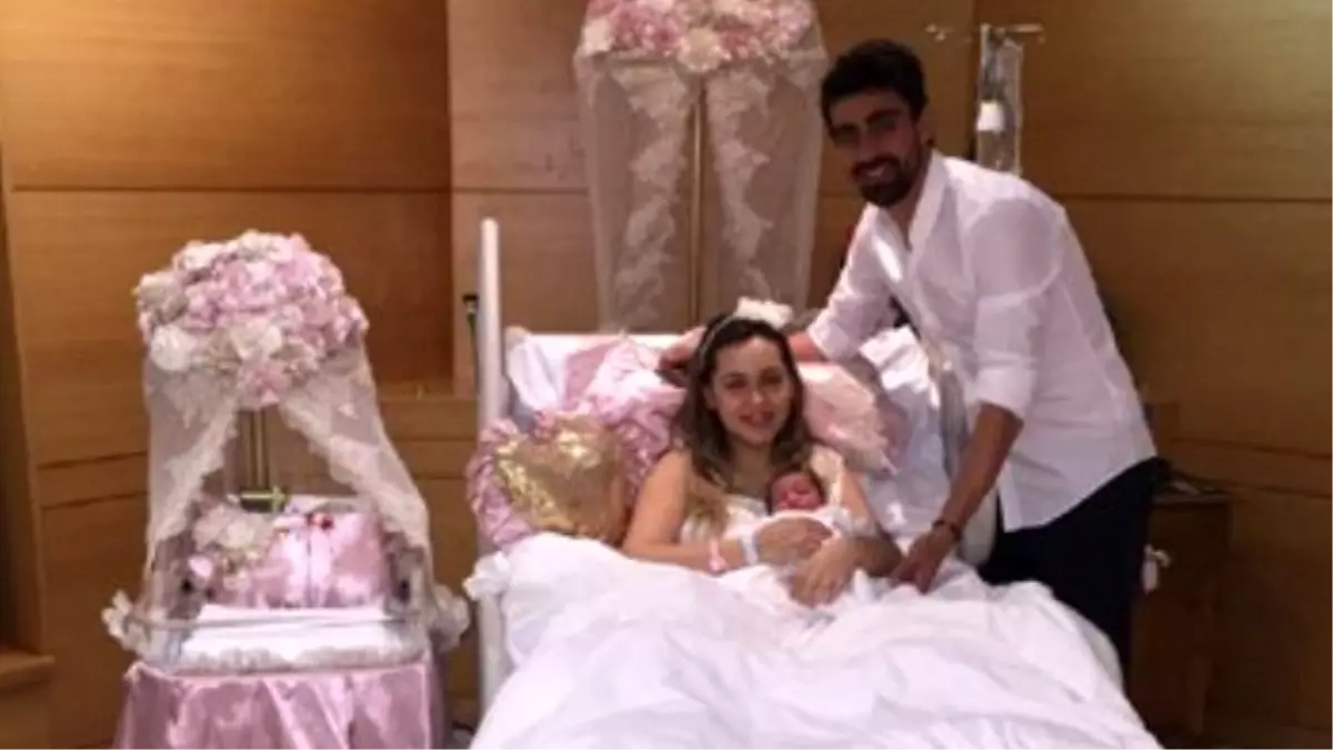 Kayserisporlu Futbolcu Turgut Doğan Şahin\'in Kız Çocuğu Dünyaya Geldi