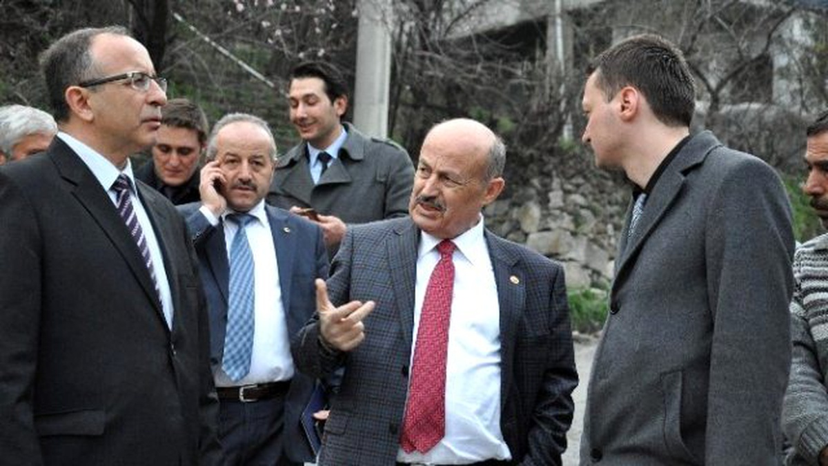 Osman Kahveci Heyelan Bölgesini İnceledi