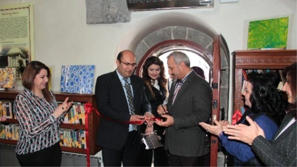 Özel Vakıf Okulları Öğrencilerinden Ebru Sergisi