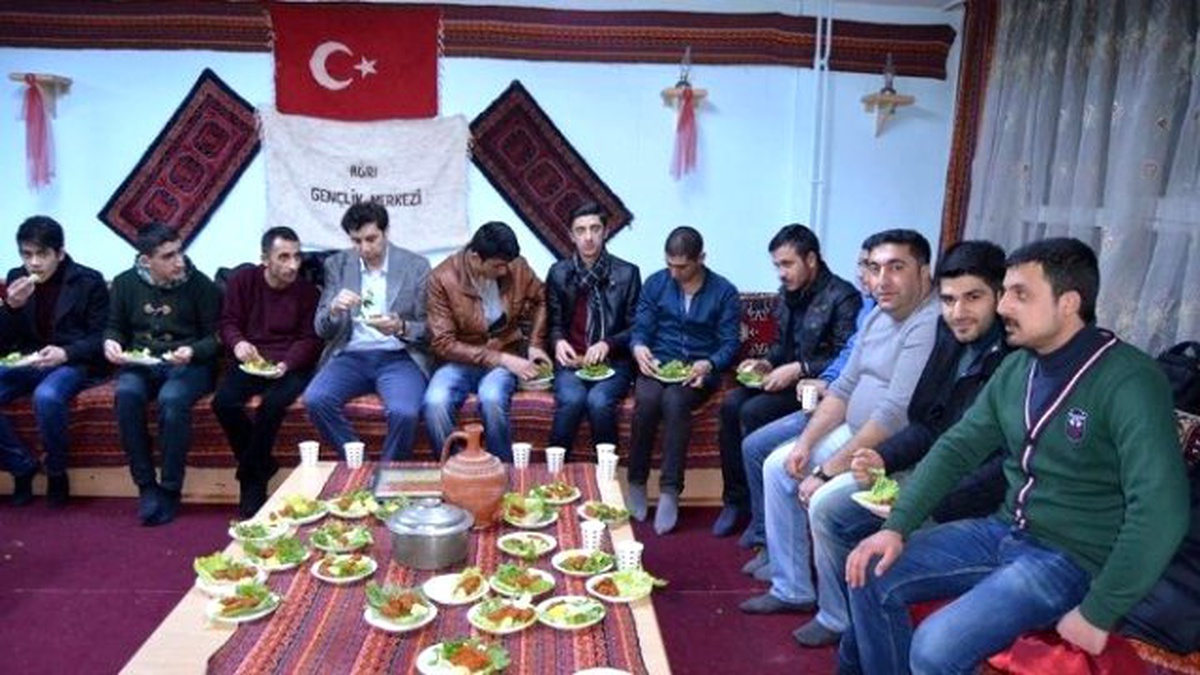 Ağrı\'da "Gençlerimizi Uyuşturucudan Nasıl Korumalıyız" Konferansı