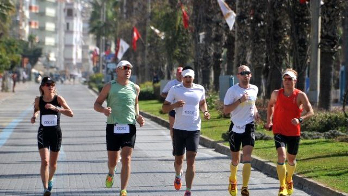 Alanya\'da "Atatürk\'e Koşalım Atatürk\'le Koşalım" Halk Koşusu
