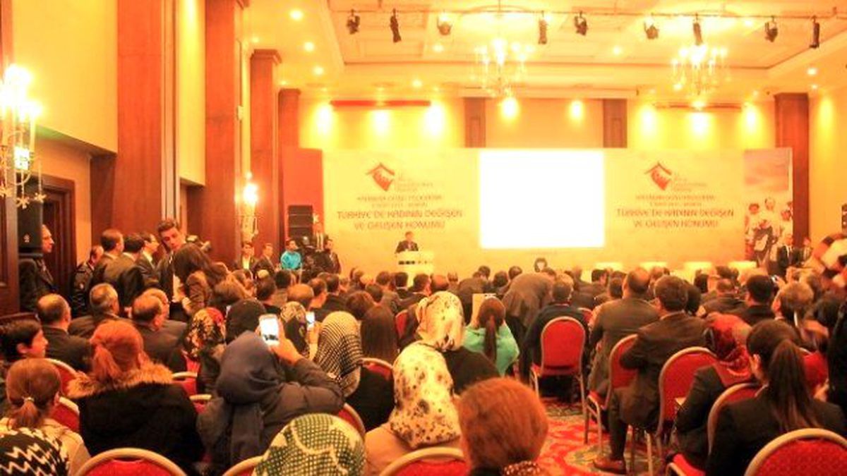 Başbakan Davutlu Mardin\'de Kadınlara Seslendi