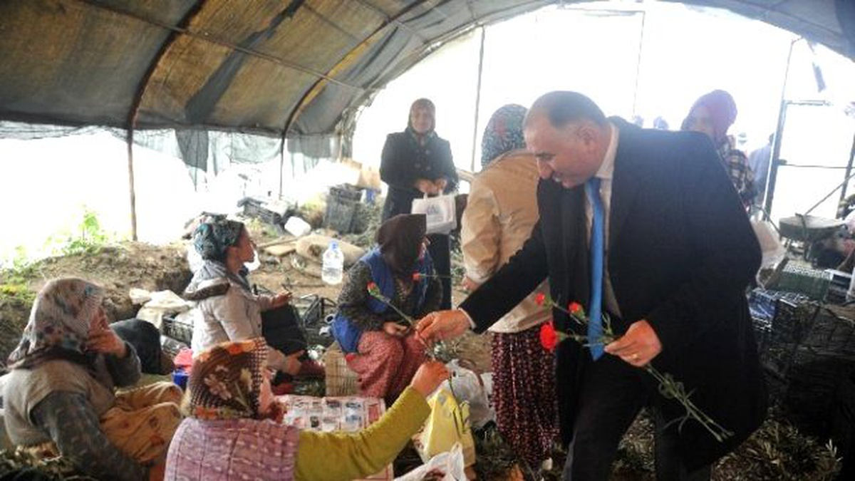 Başkan Çağlayan, Seralardaki Kadınları Unutmadı