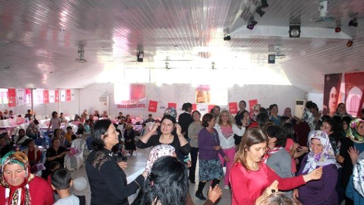 Baykal, Gazipaşa\'da Dünya Kadınlar Günü Etkinliğine Katıldı