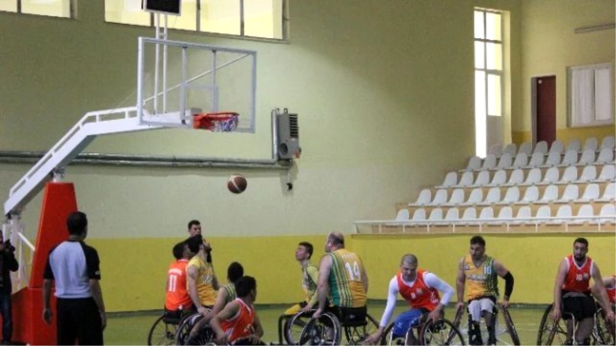 Bedensel Engelliler Tekerlekli Sandalye Basketbol 1. Ligi