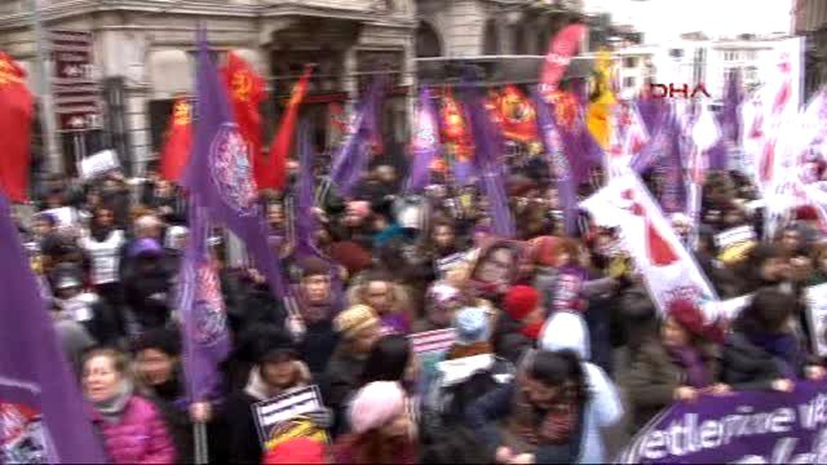 Beyoğlu\'nda Kadınlar Günü Yürüyüşü