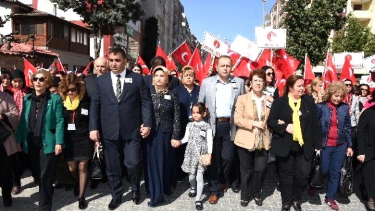 Binlerce Kadın Şiddeti Tarsus\'ta Kınadı
