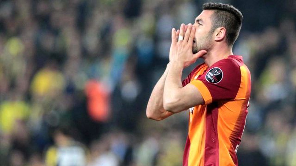 Burak Yılmaz\'ın Şutunda Top Tele Çarptı mı? İşte Cevabı