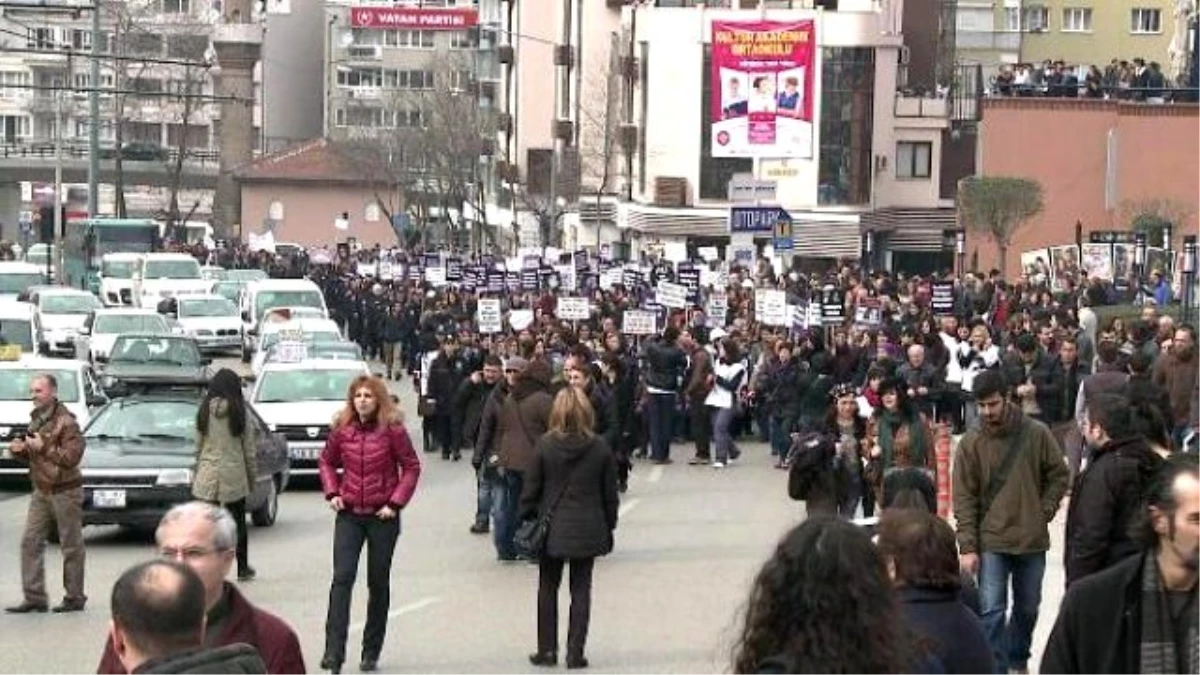 Bursa\'da Binlerce Kadın Özgecan İçin Yürüdü