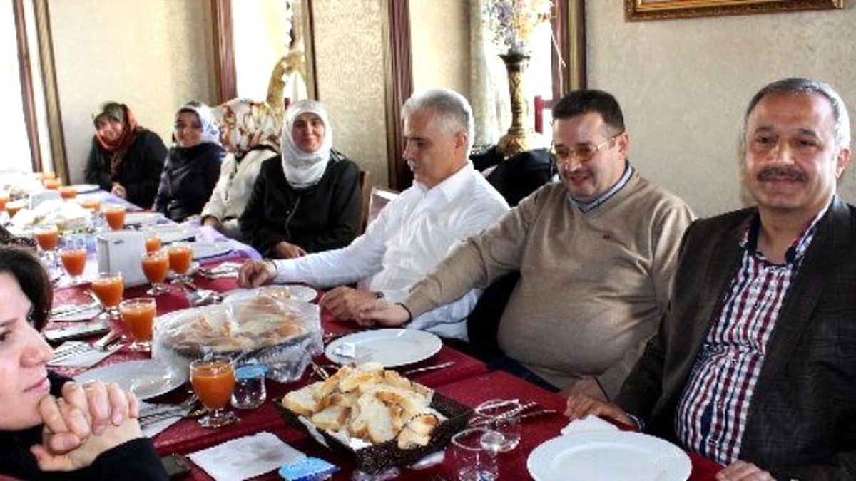 Büyükşehir Belediyesi Kadın Personeliyle Birarada