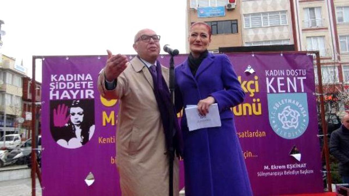 Candan Erçetin, Tekirdağlı Kadınların Yürüyüşüne Katıldı