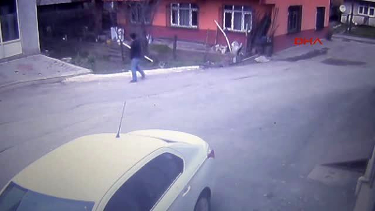 Ereğli Hırsızı Elindeki Terlikle Kovaladı