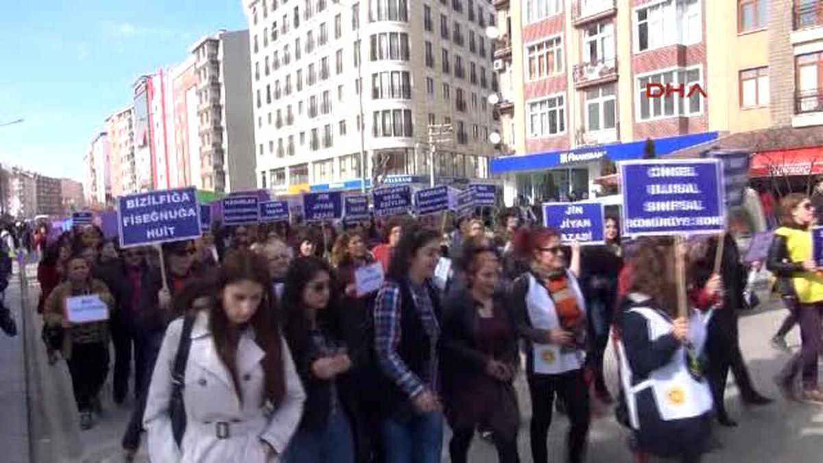 Eskişehir\'de Kadınlar Yürüdü
