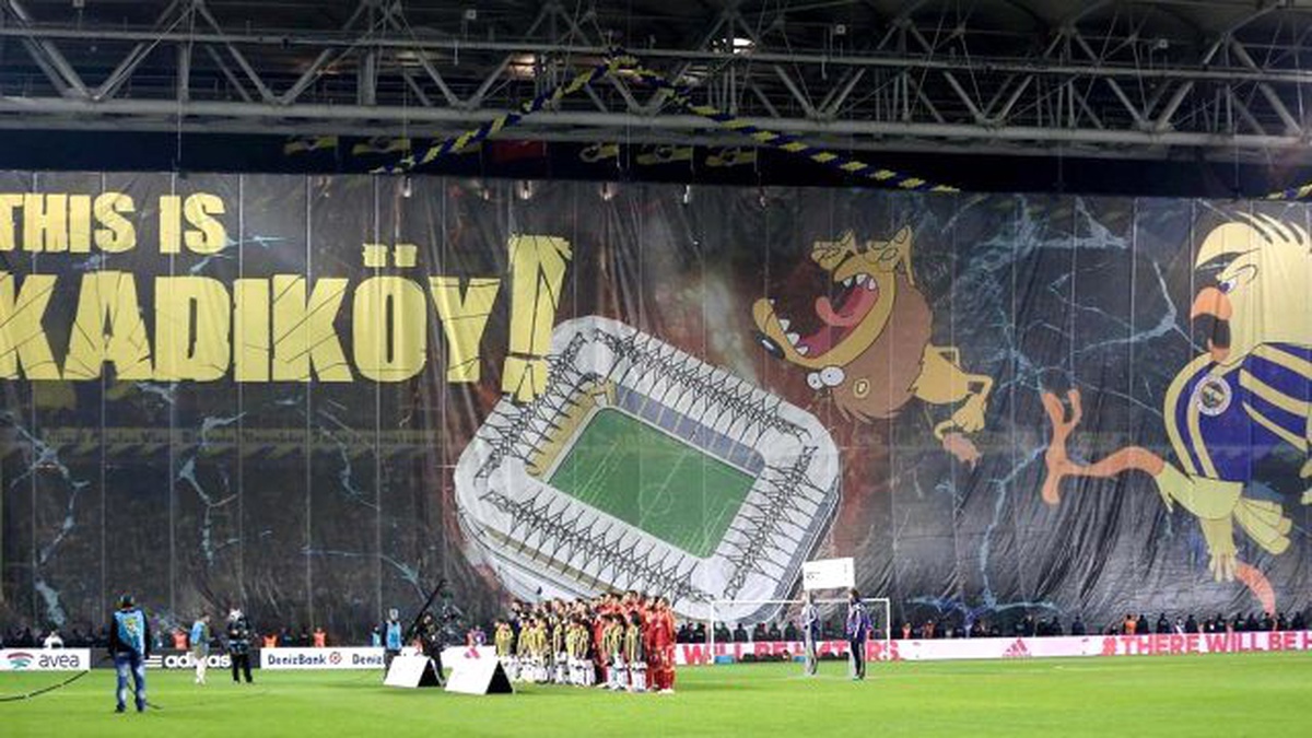 Fenerbahçe Tribünlerinden "This İs Kadıköy" Pankartı Açıldı