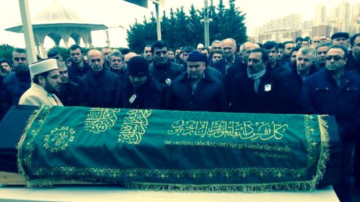 Finlandiya\'da Öldürülen Türk Çift, İstanbul\'da Son Yolculuğuna Uğurlandı