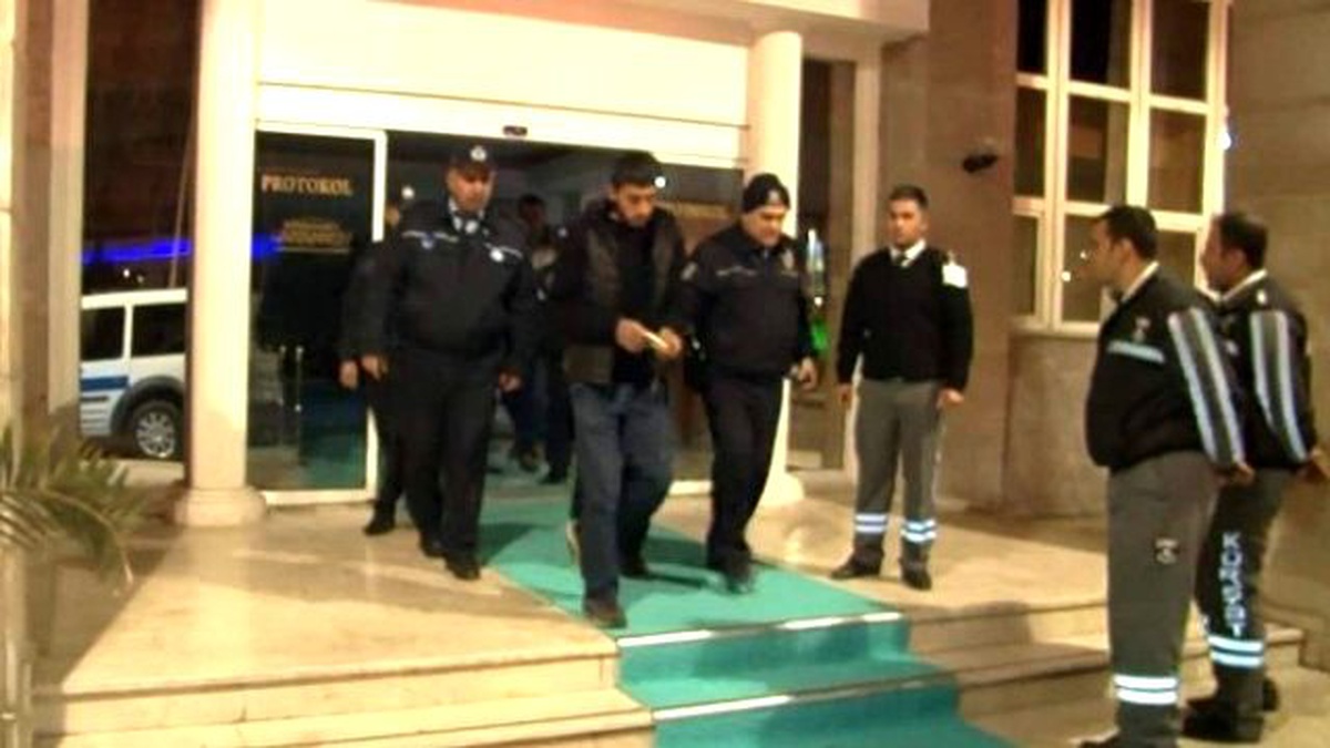 Gaziantep Büyükşehir Belediyesi\'ne Taşlı Saldırı