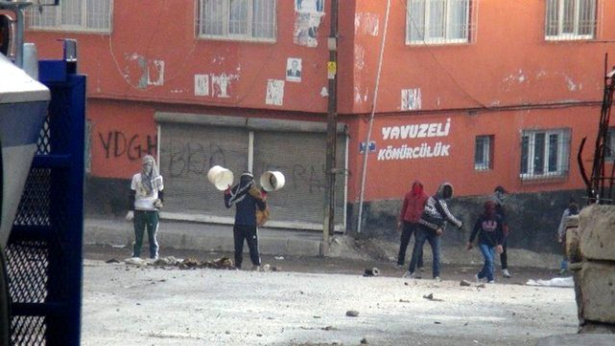 Gaziantep\'te İzinsiz Gösteriye Polisten Müdahale