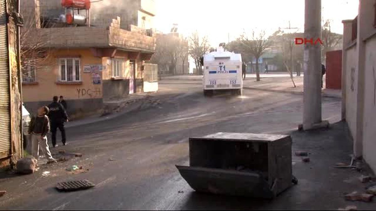 Gaziantep\'te Yol Kapatan Gruba Müdahale