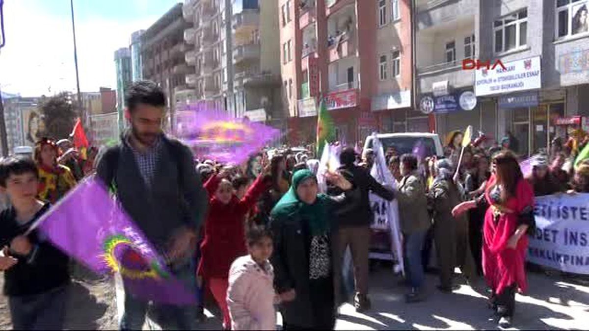 Hakkari\'de Kadınlar Günü Mitingi
