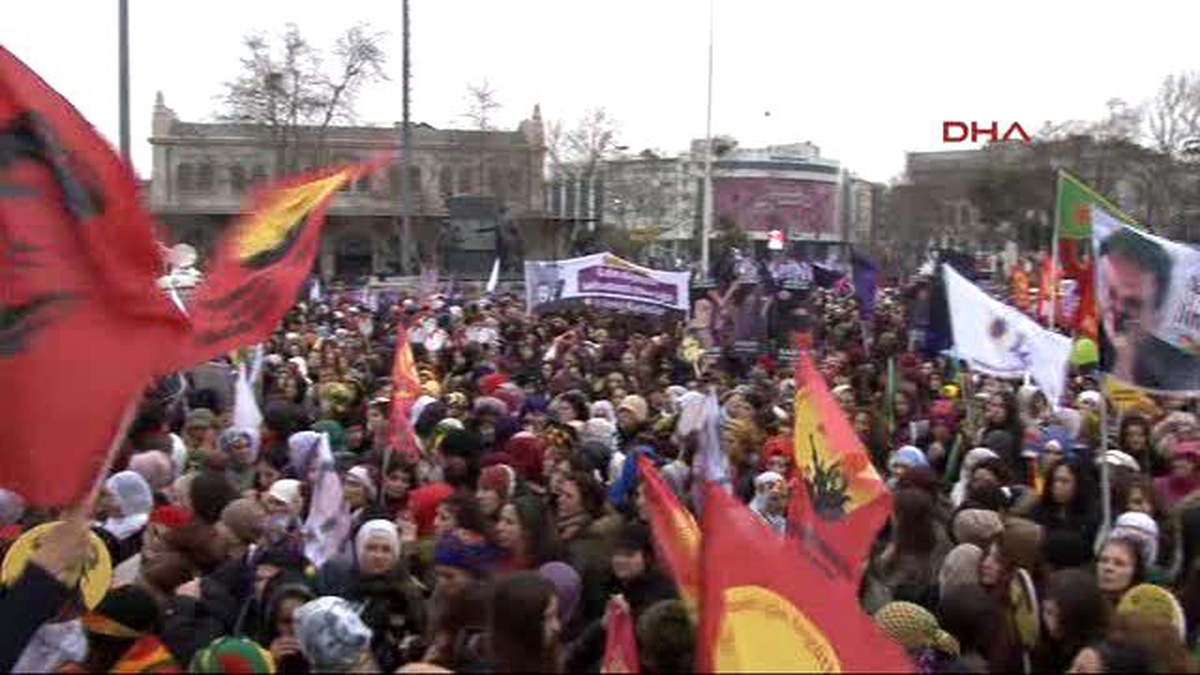 Kadıköy\'de Dünya Emekçi Kadınlar Günü\'ne Mitingli Kutlama