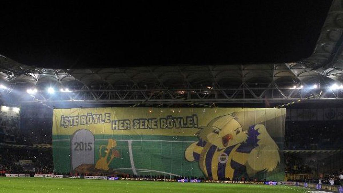 Kadıköy\'de Maç Sonu Olay Pankart