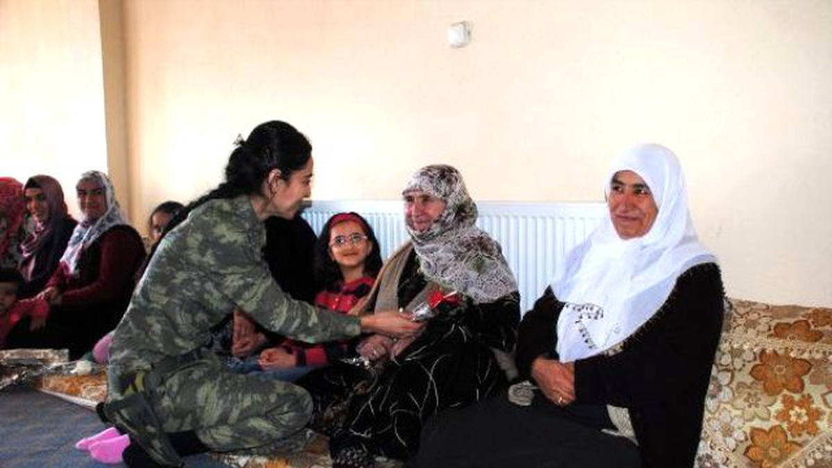 Kadın Jandarmalar, Köyde Kadınların Gününü Kutladı