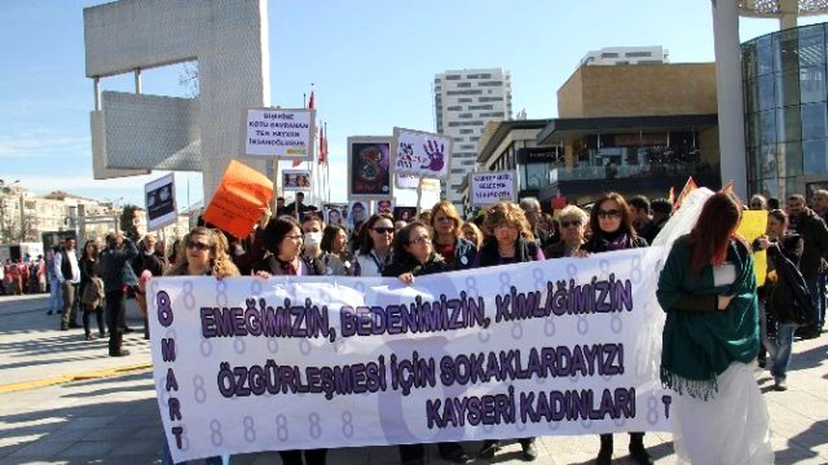 Kadına Şiddeti Tiyatro Oyunu ile Anlatmaya Çalıştılar