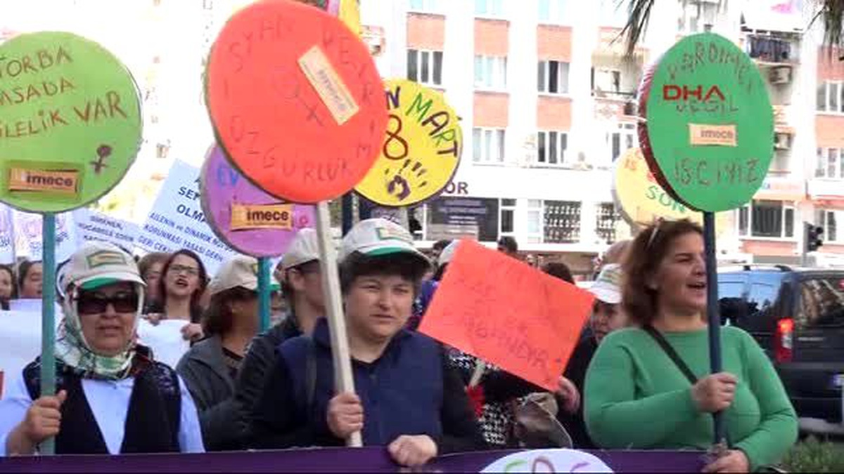 Kadınlar Yürüyüşte Erkek Şiddetine Tepki Gösterdi