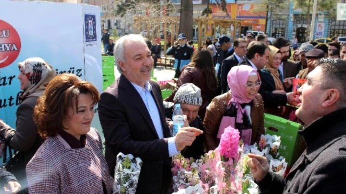 Kamil Saraçoğlu: Kadınlar Toplumun Temel Taşıdır