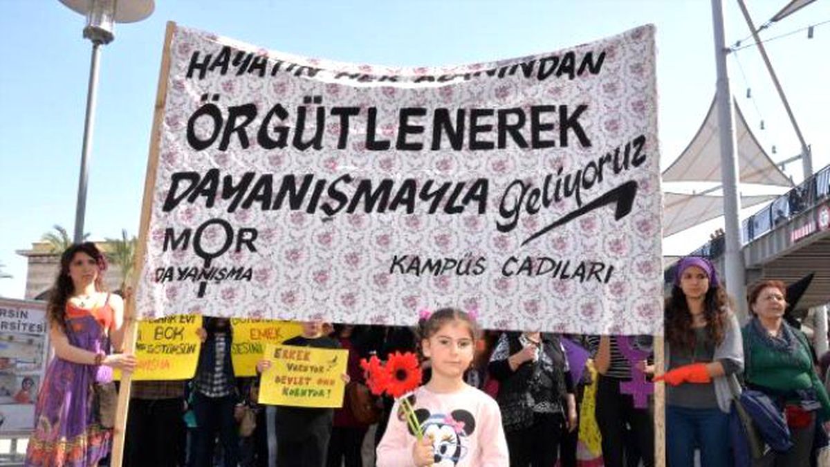 Mersin\'de Kadınlar Yürüdü