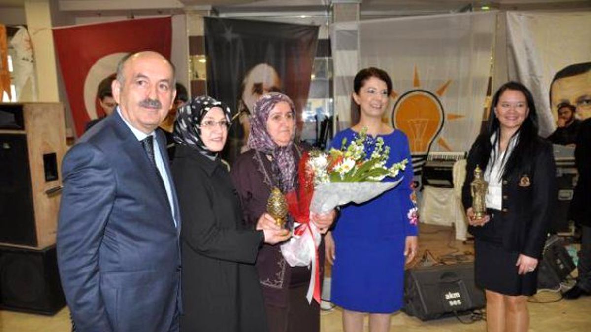 Müezzinoğlu: Anneliği İtersen, Yanlış Yapmış Olursun