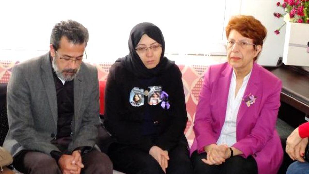 Tarsus\'ta Sessiz 8 Mart Yürüyüşü (2)